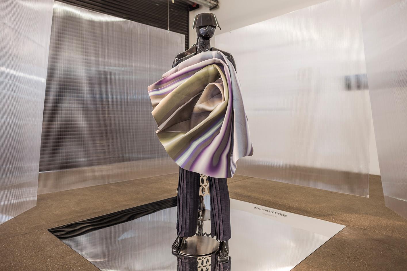 意大利制造,英国设计 | 阿尔坎塔拉的时尚突破-10