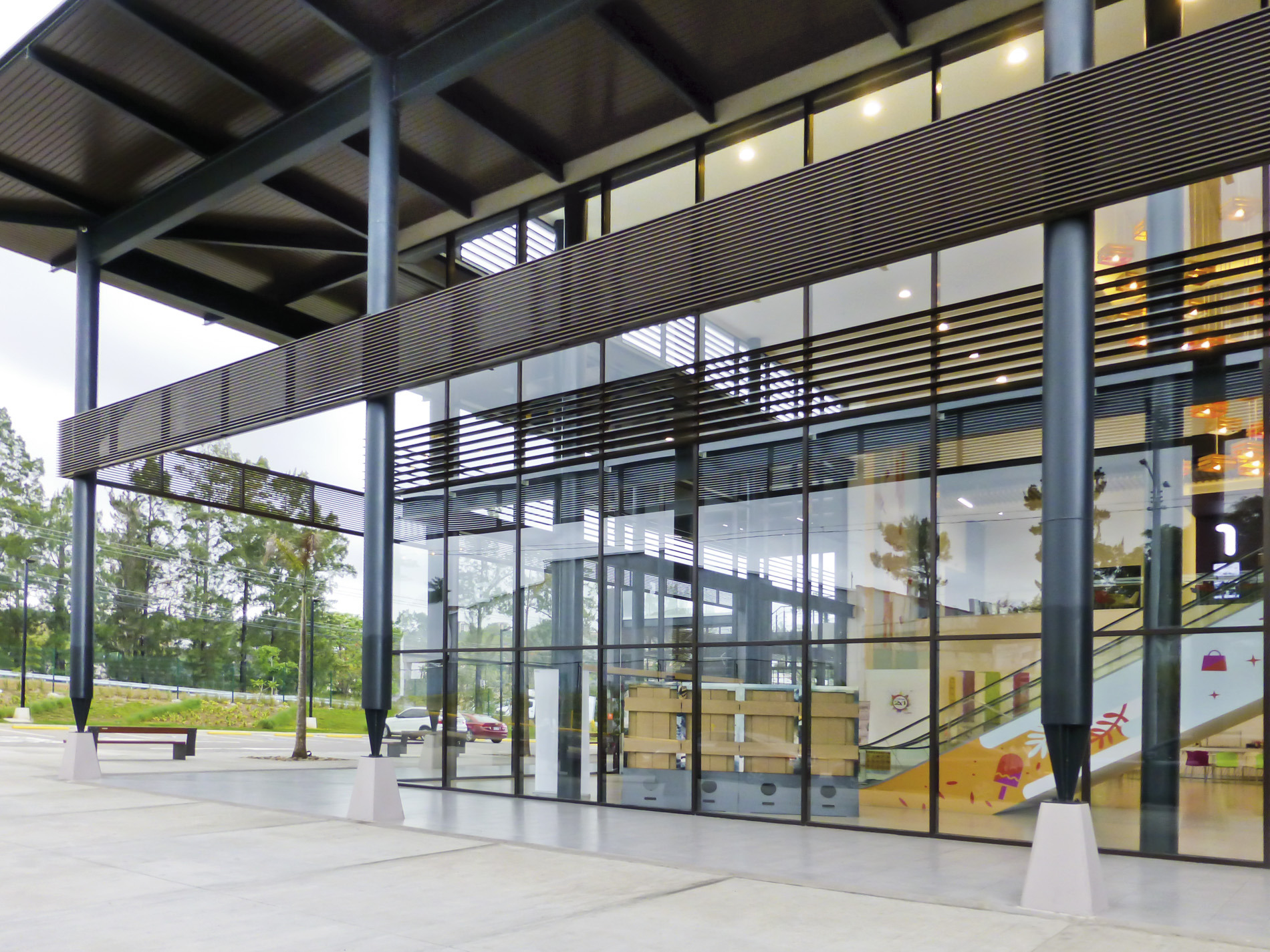 南美购物中心遮阳设计 | 舒适节能的铝制百叶窗-7