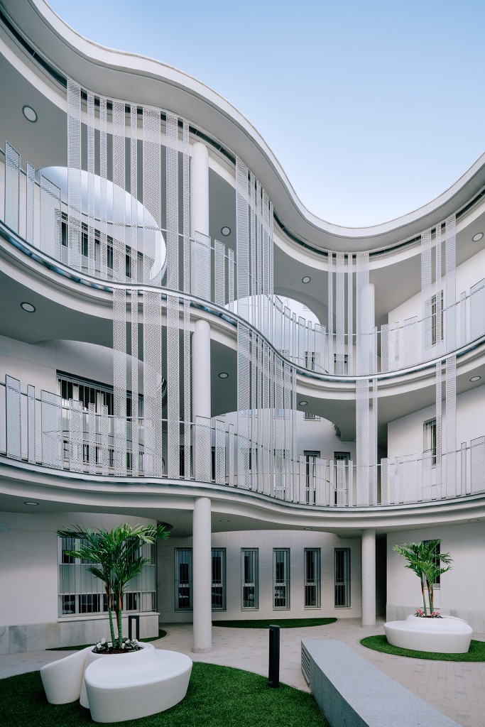 融合历史与当代的塞维利亚多户住宅-25