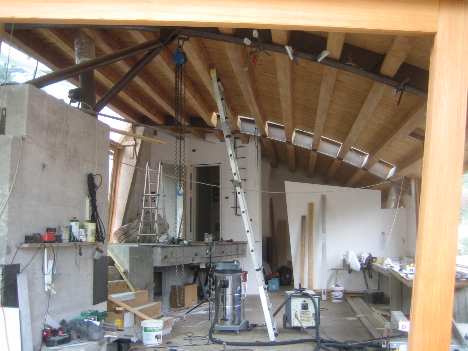 原生材料的艺术共鸣——Casa Rossaro 住宅设计-27