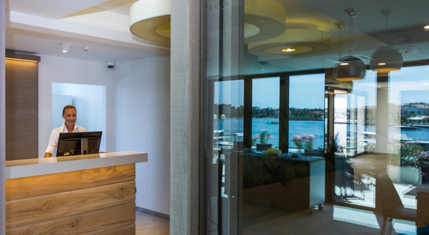 2016 年新建海滨酒店 Petrčane | 现代风格与海景的完美融合-5