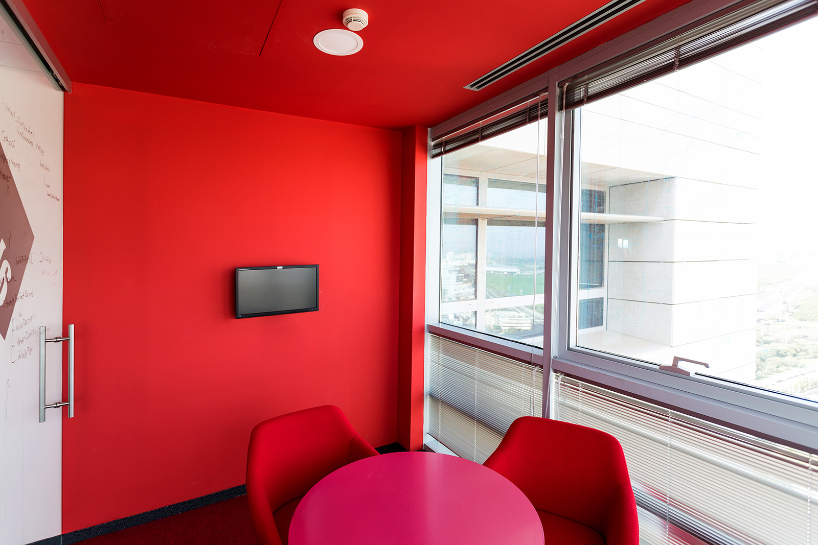 特瓦克 Genband 办公室 | 多彩低预算创意空间-4