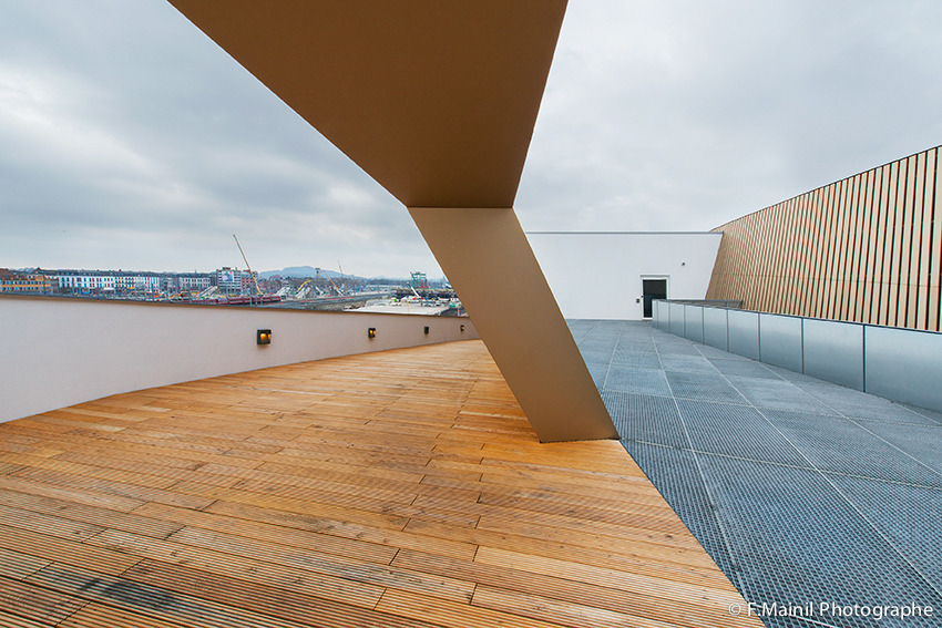 2015 年完成的比利时蒙斯市政府大楼室内设计-7