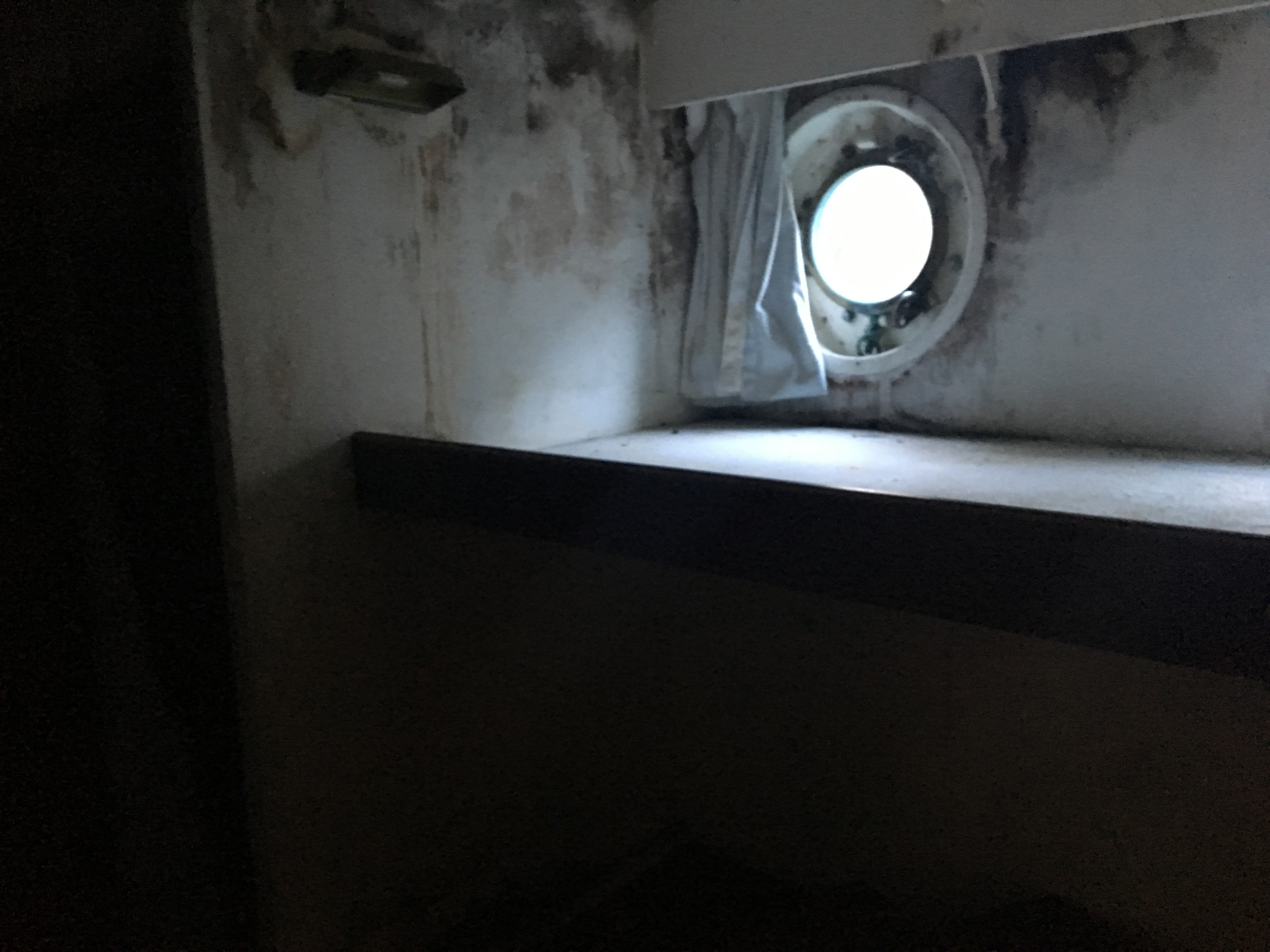 豪华游艇"Letting Go"的室内设计亮点-11