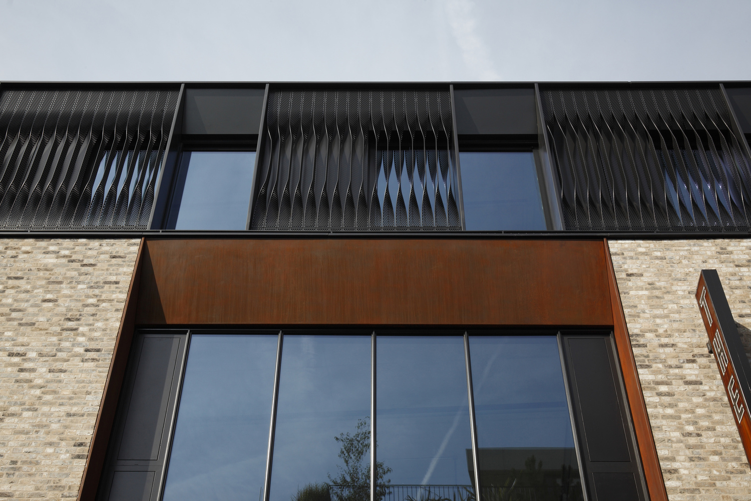 The Frames（砖,金属,玻璃的创意空间）-48