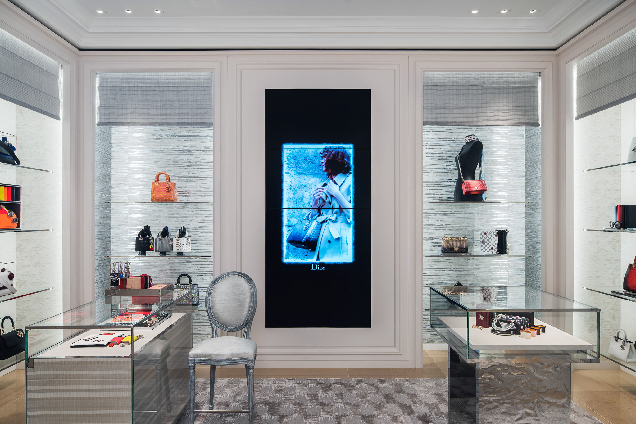 迪奥 Saks Toronto Queen Street 旗舰店-9