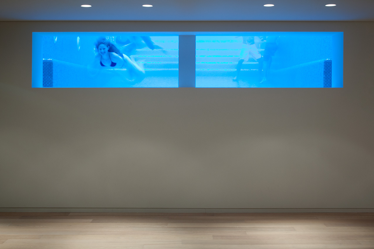 金光璀璨的家庭娱乐室-1