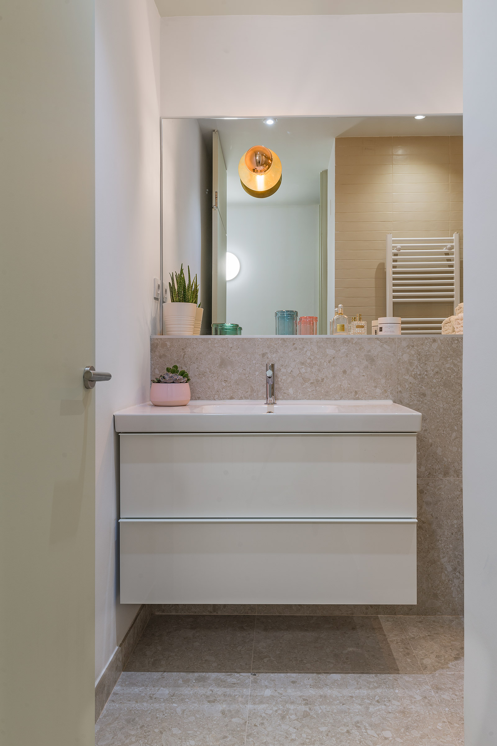 历史中心公寓的现代翻新-44