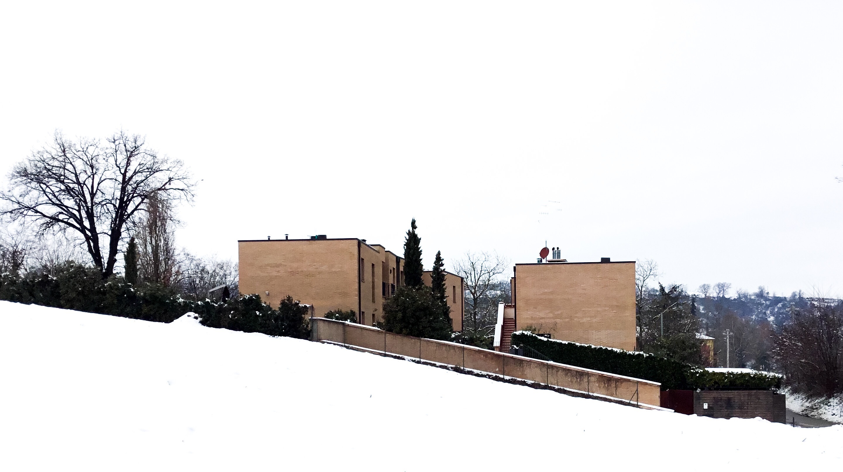 丘陵之上的独立住宅群-1