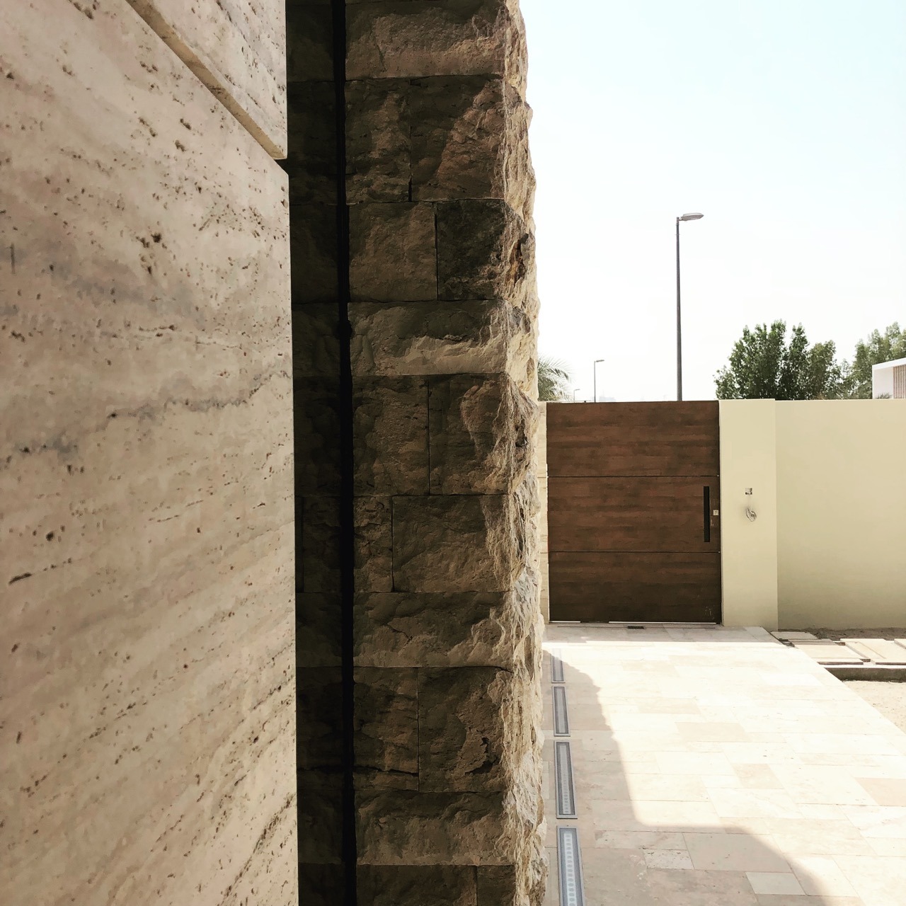 阿联酋乌姆阿尔谢夫山地现代豪华别墅设计-3