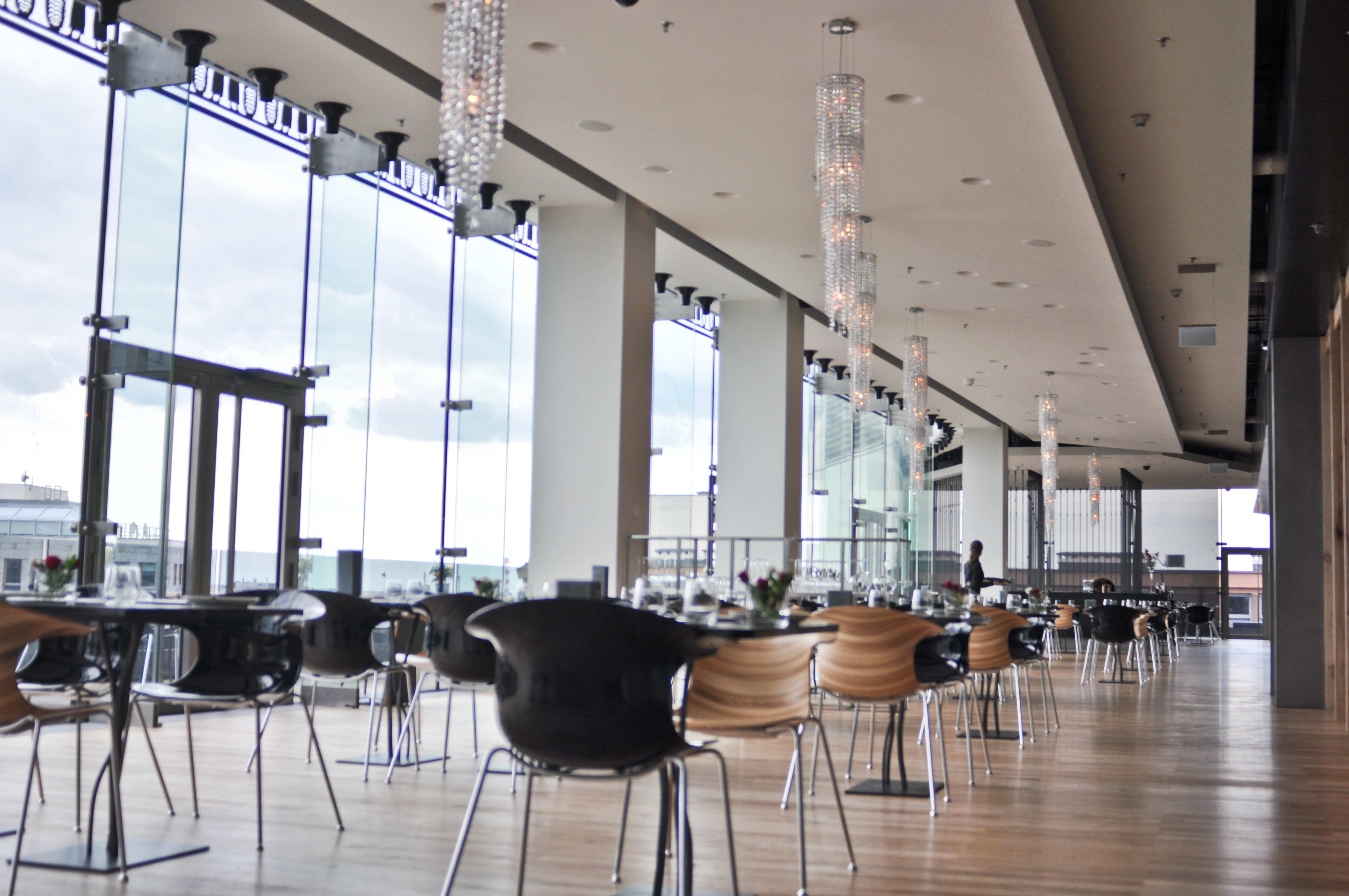 Wolf Bracka 餐厅的 Manooi Fjord 水晶吊灯-9