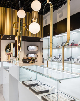 2017 年完成的 ORO 珠宝店室内设计