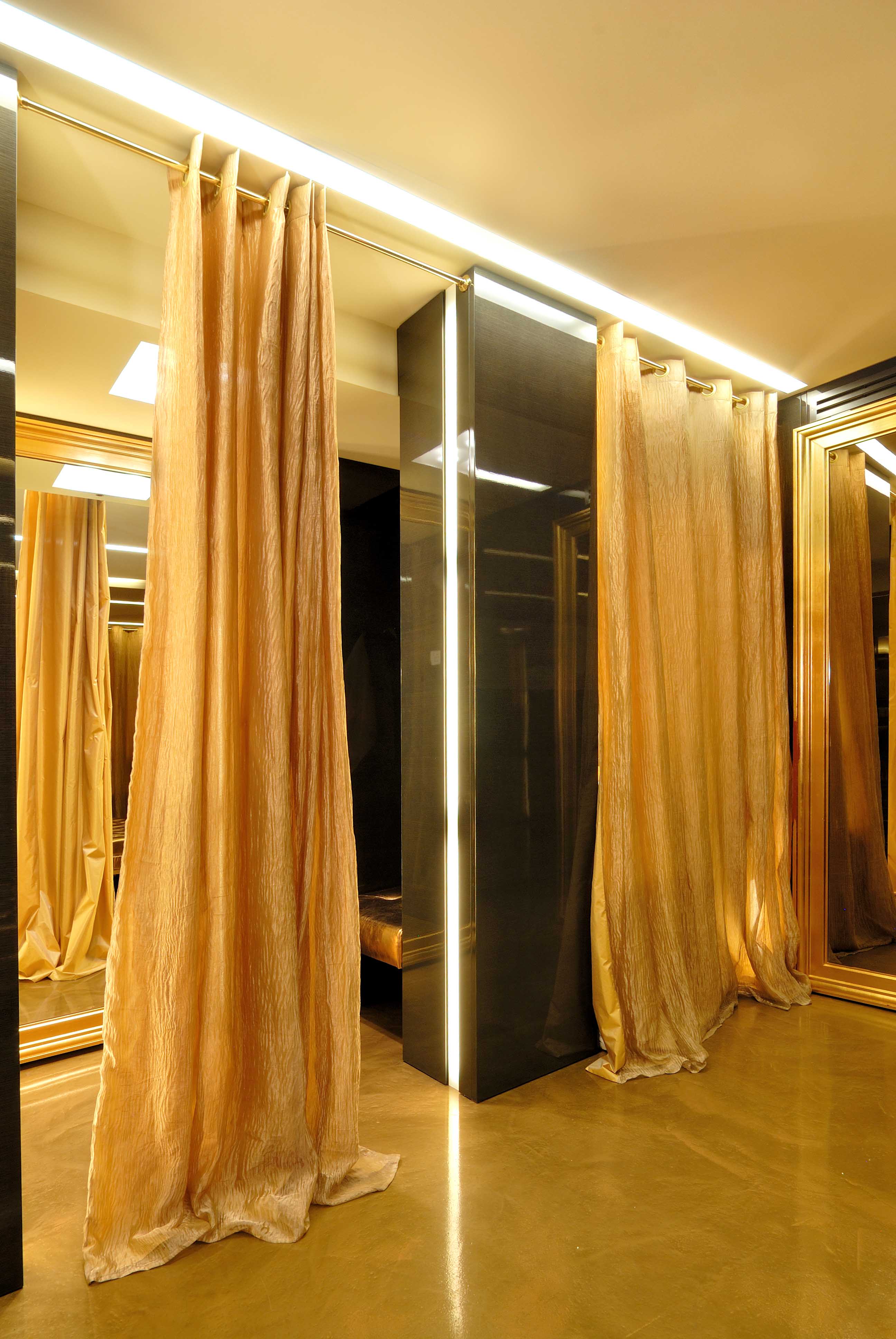 历史中心精致融合风格，金叶点缀 EMOZIONI boutique-7