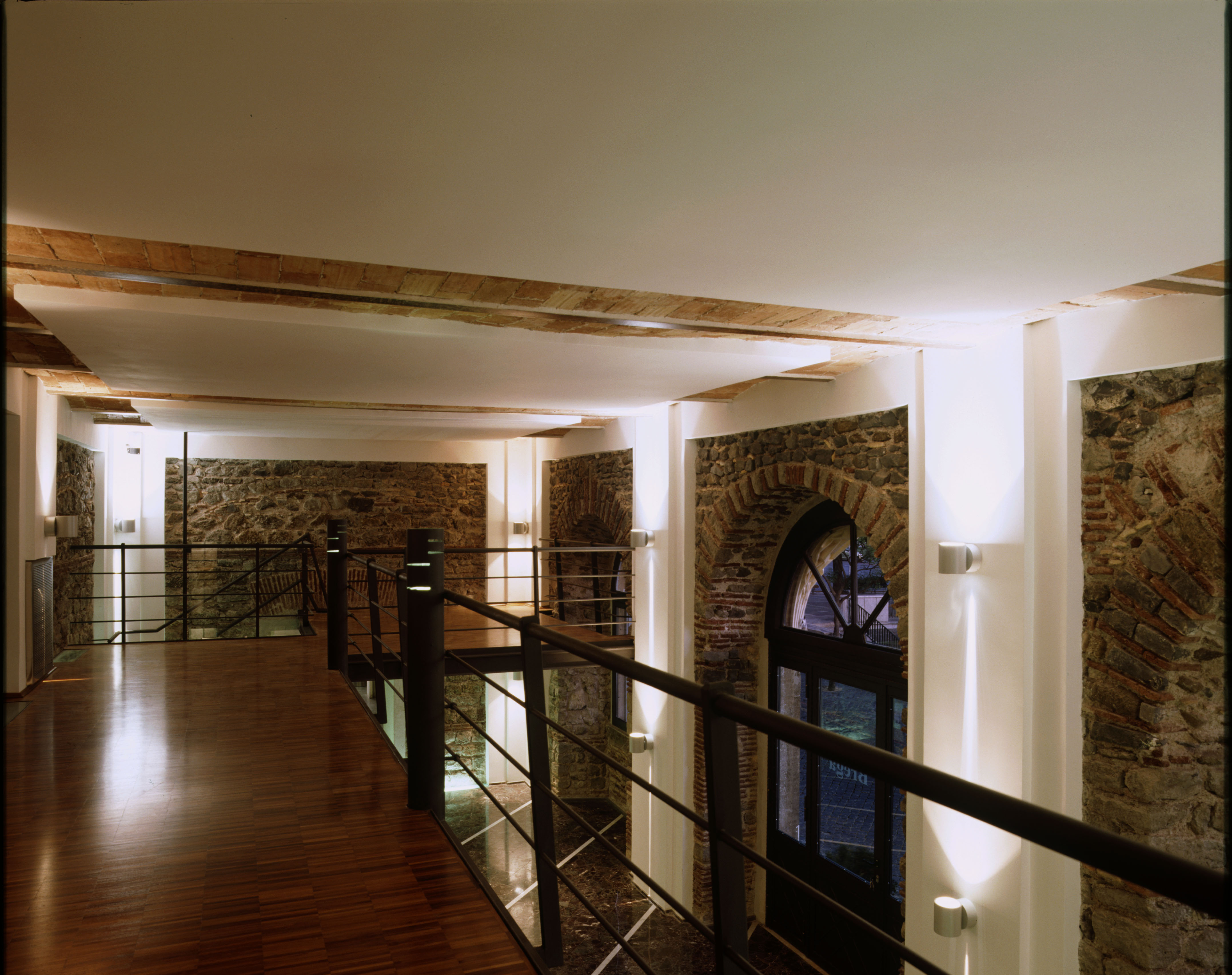 意大利百年建筑中的 Gelateria a Frascati 改造设计-15