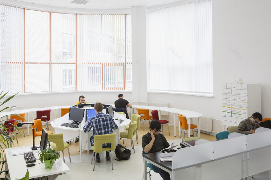 彩色科技油气场 · 州立石油天然气大学图书馆-10