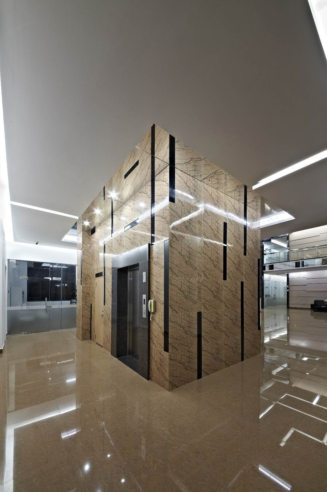 科美塑胶办公楼——现代简约的工业风设计-19