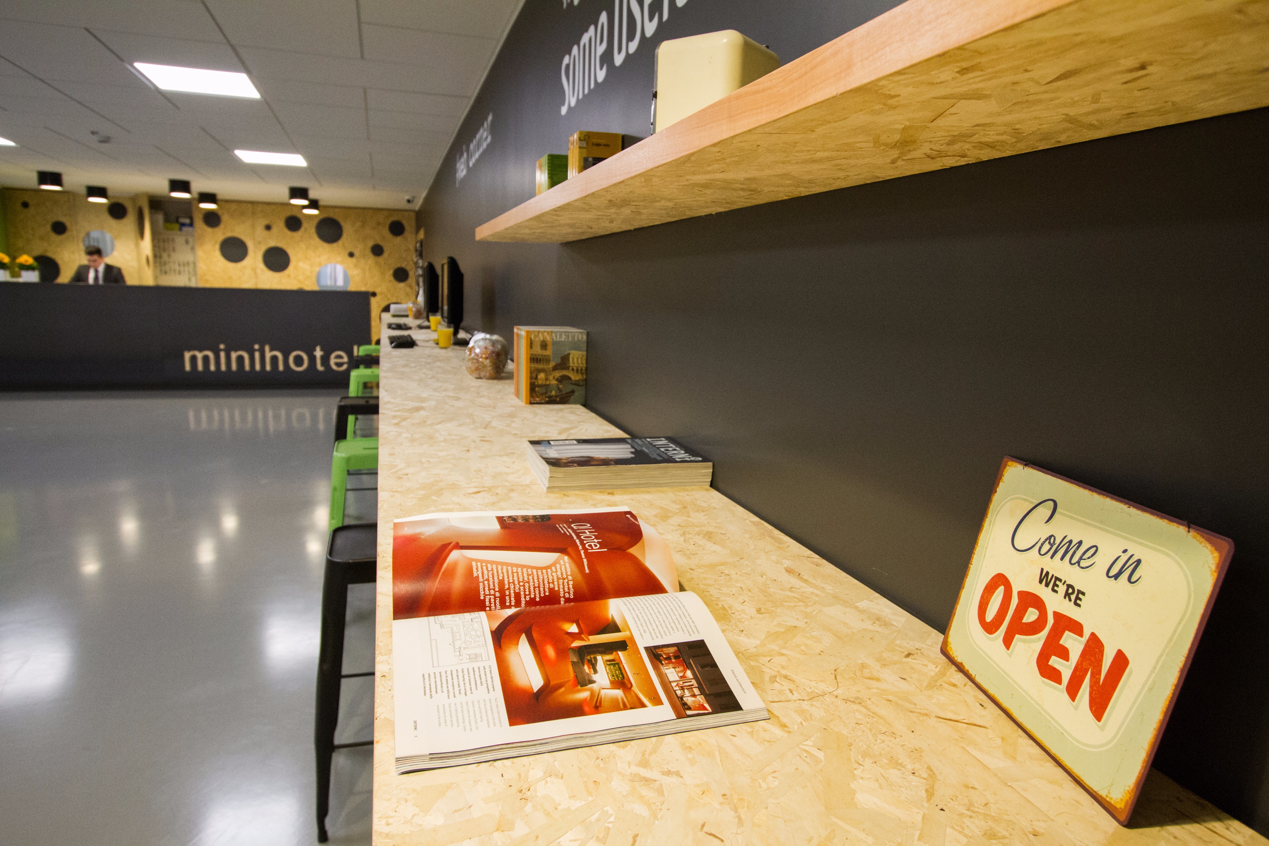 多彩活力,Hotel Ornato 大厅翻新之作-5