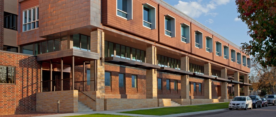 里奇兰医院创新护理体验，打造温馨室内空间-0