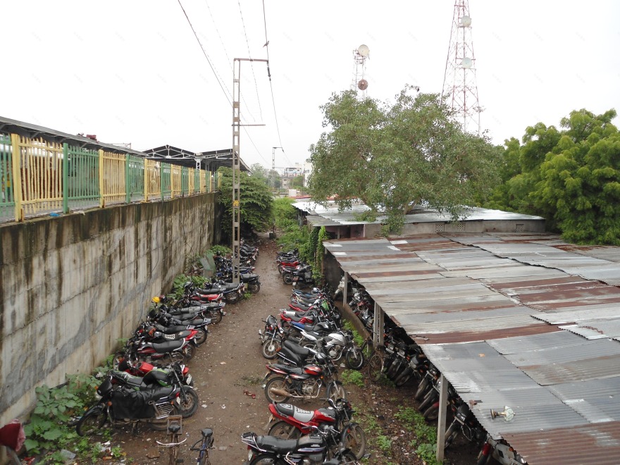 苏拉特市火车站区域的重新设计与再开发-35