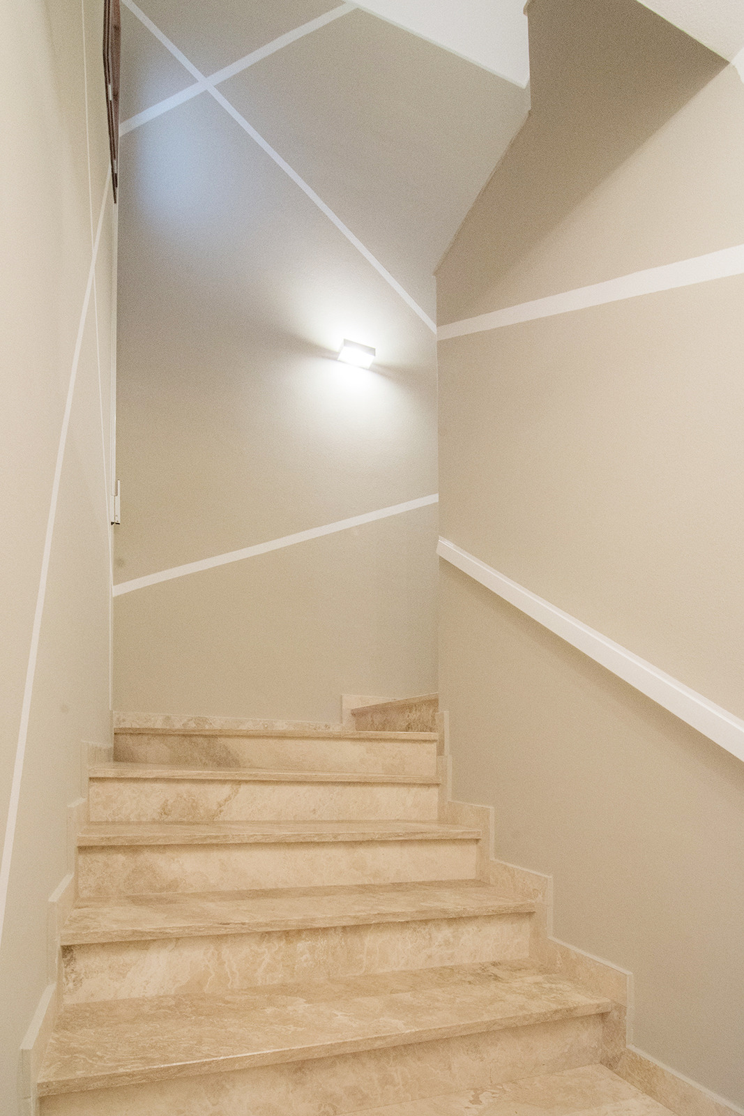 几何形状阁楼 | 从冷漠到温馨的蜕变-51