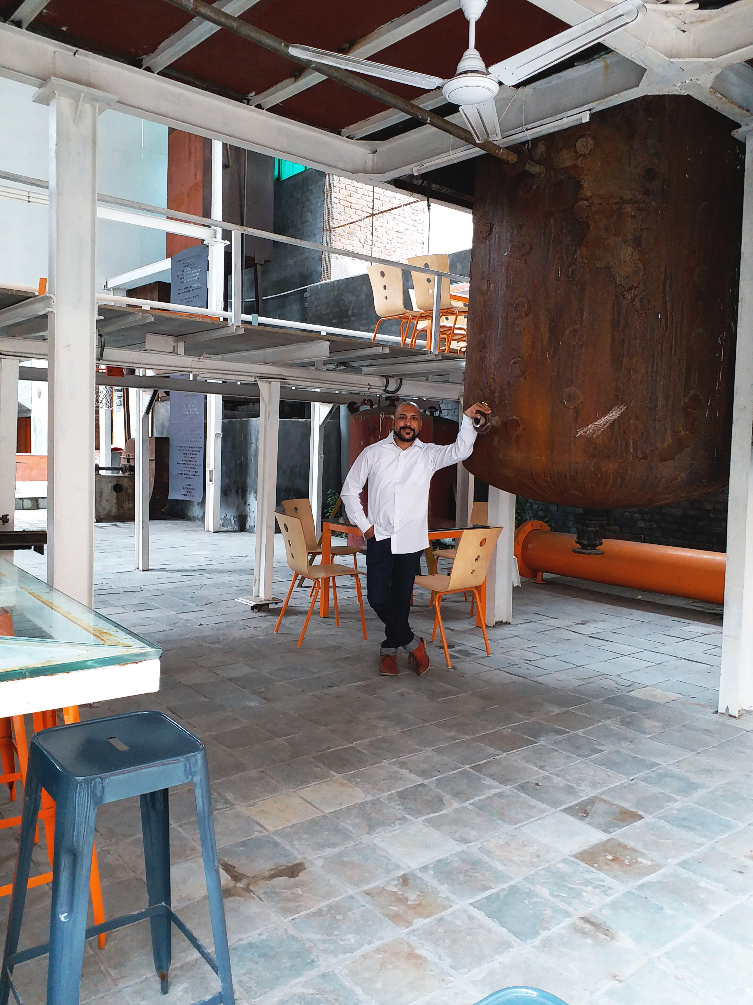 旧工厂变身为学校的设计奇迹-53