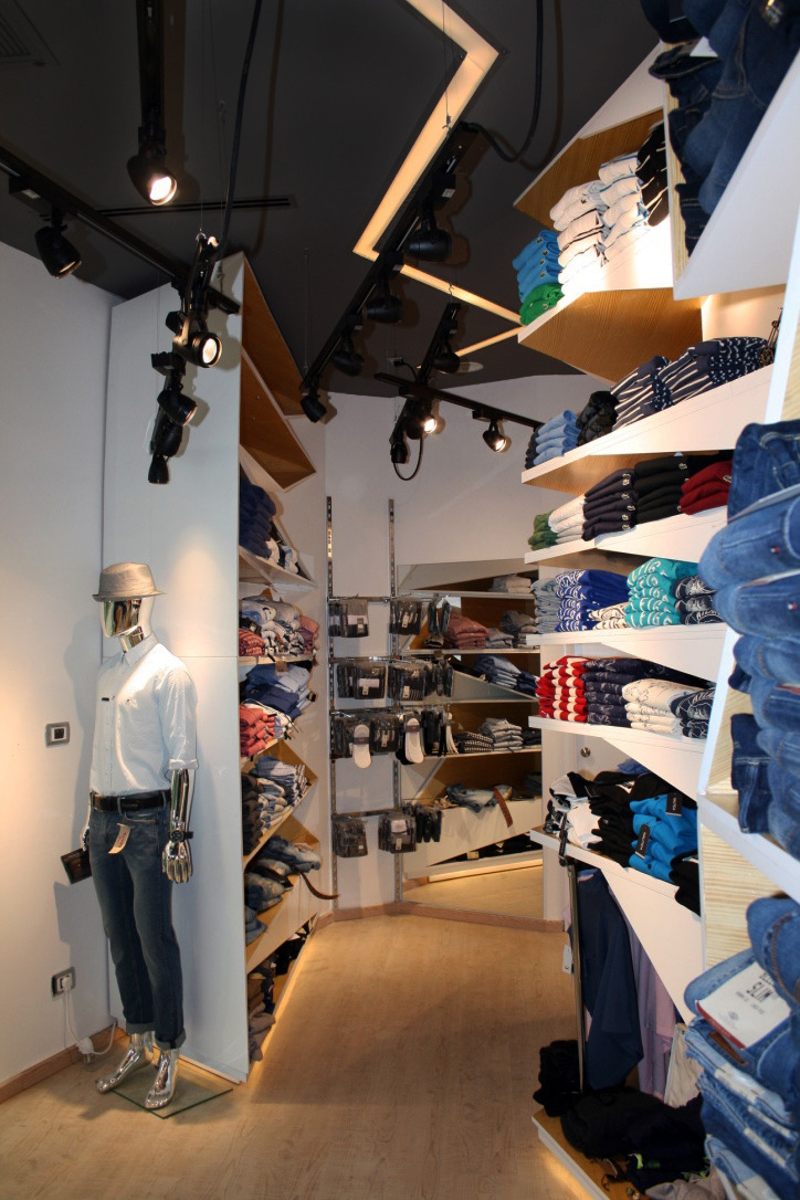 17 平米巴勒斯坦时尚小店，Noval 打造简约空间-11