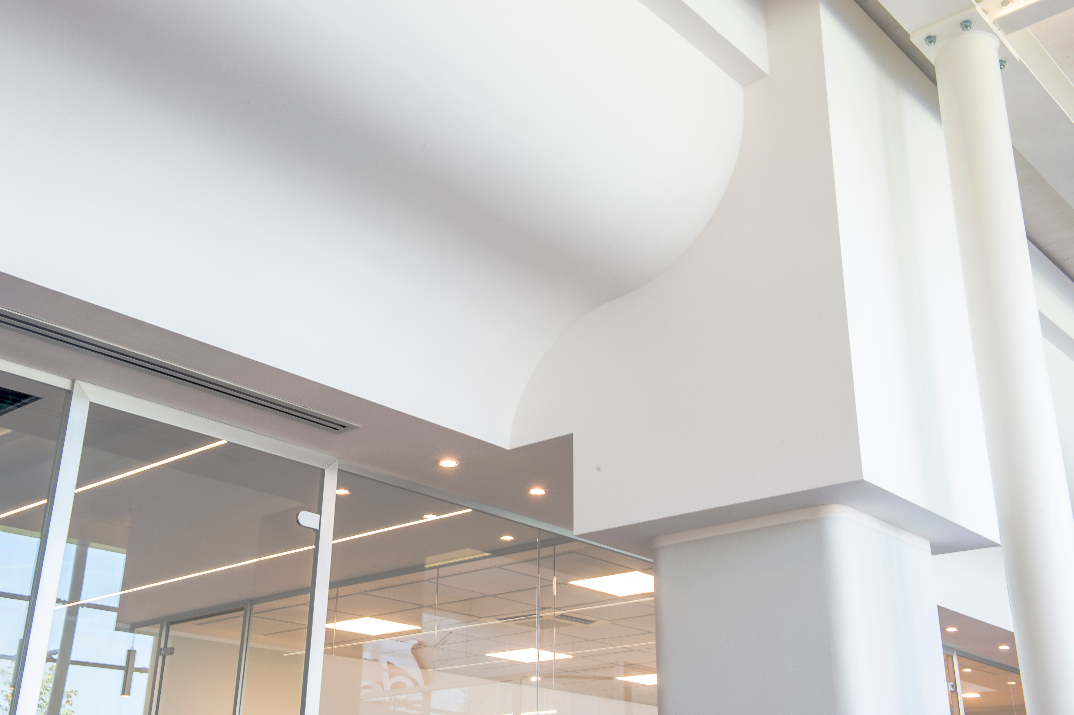 玻璃与钢铁的现代办公空间-30