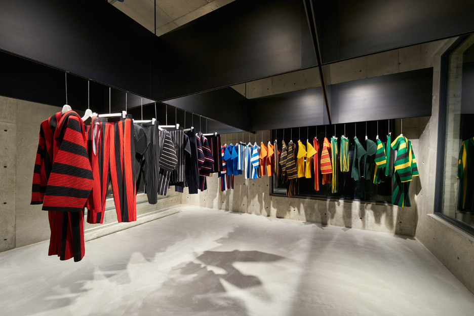 福川忠雄打造混凝土空间,展现宫崎骏褶皱男装系列-6