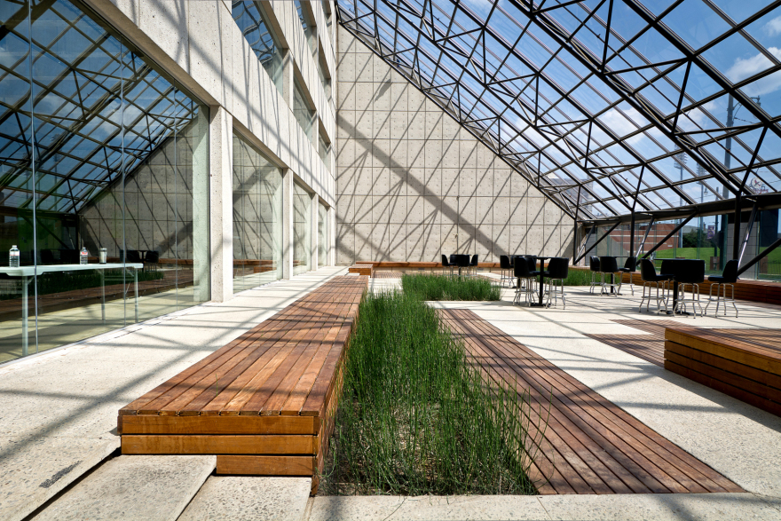 废弃银行变身为创意音乐学院-13