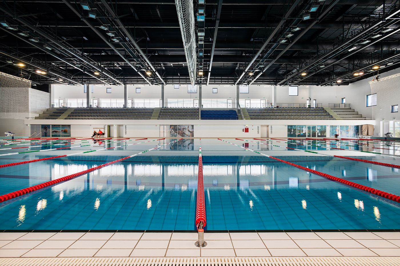 2018 年完成的“Tüske”游泳馆 | 现代体育设施的典范-6