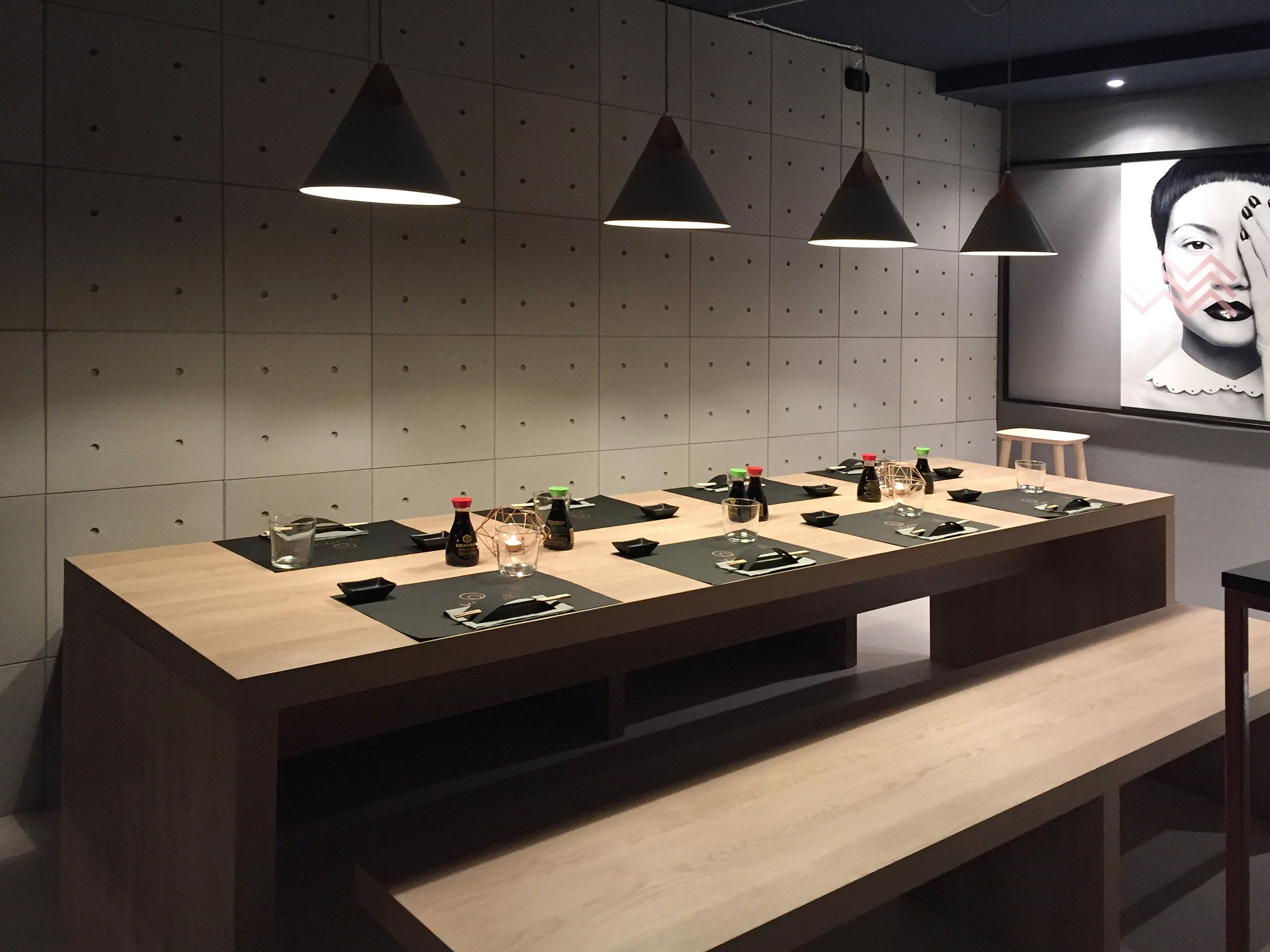 创意纸石纹卫生间，玫瑰金链条瓶架，惊艳的 YUMI 寿司体验-8