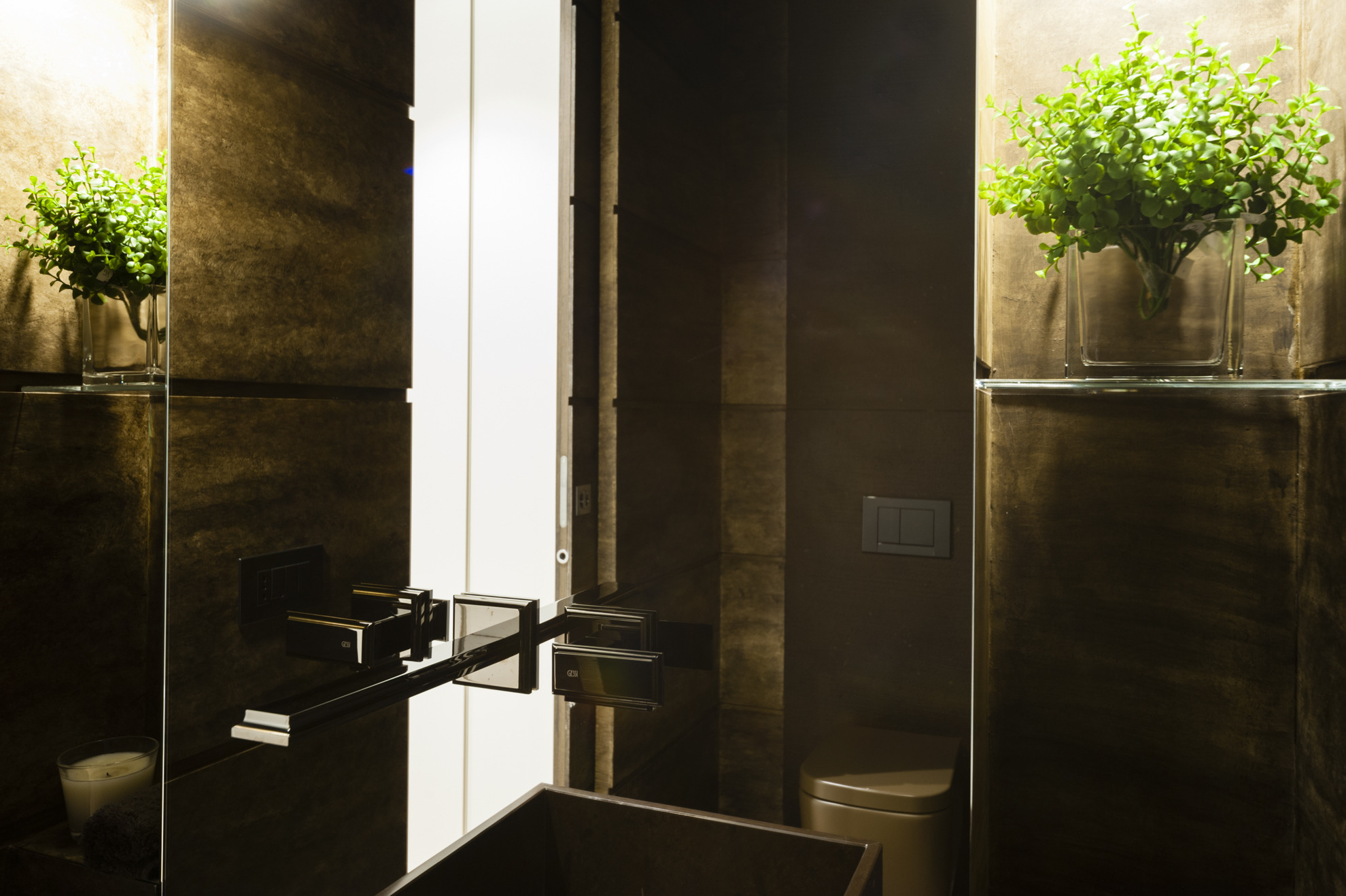 历史韵味与现代设计交融的意大利公寓-22