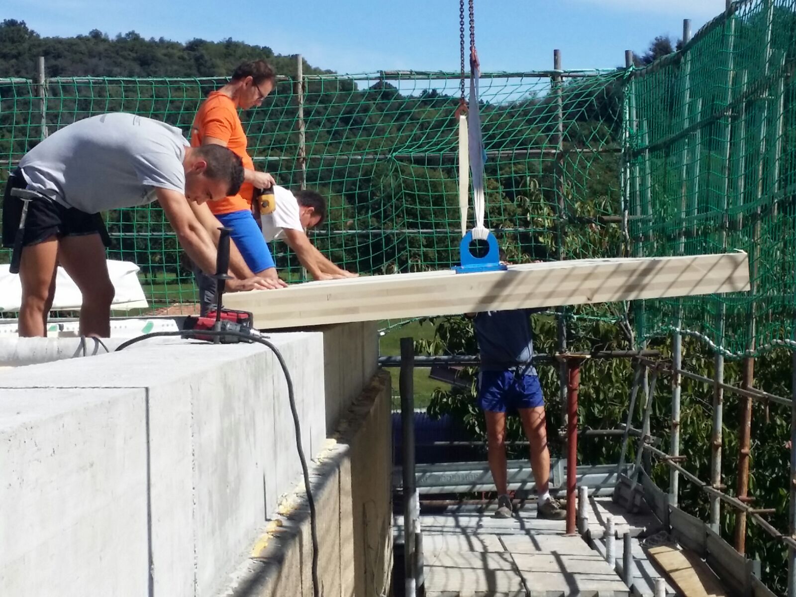 2017 年完成的木结构 X-LAM 屋顶多户住宅设计-4