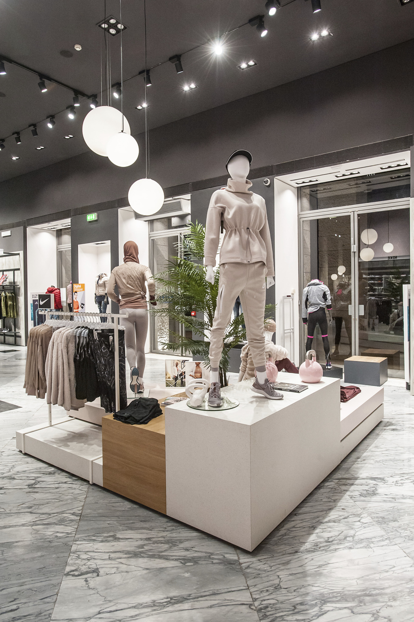 罗马 Cisalfa 店铺 · 女性区域 3·0 设计-4