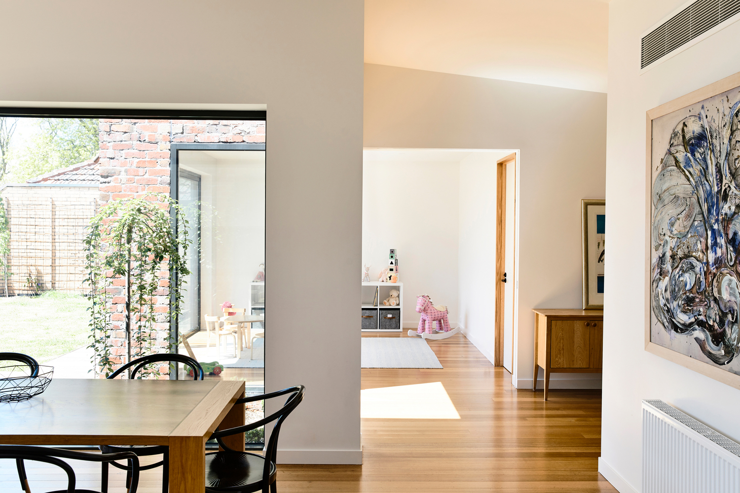 澳洲巴拉拉特湖畔老屋的现代改造-35