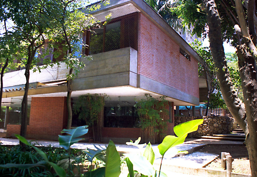 绿意盎然的家庭住宅-23