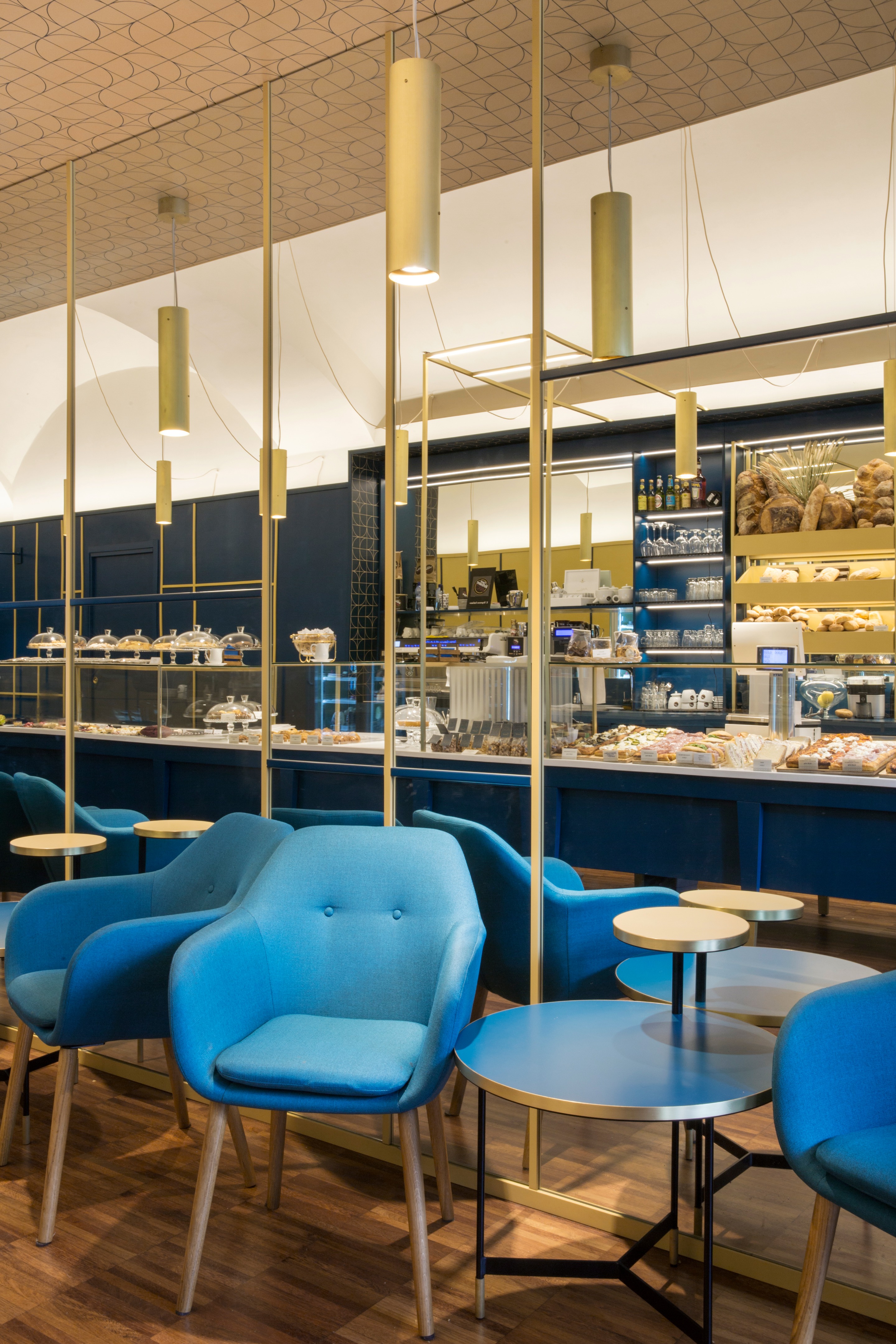 Gaudenti 1971 糕点店设计-3