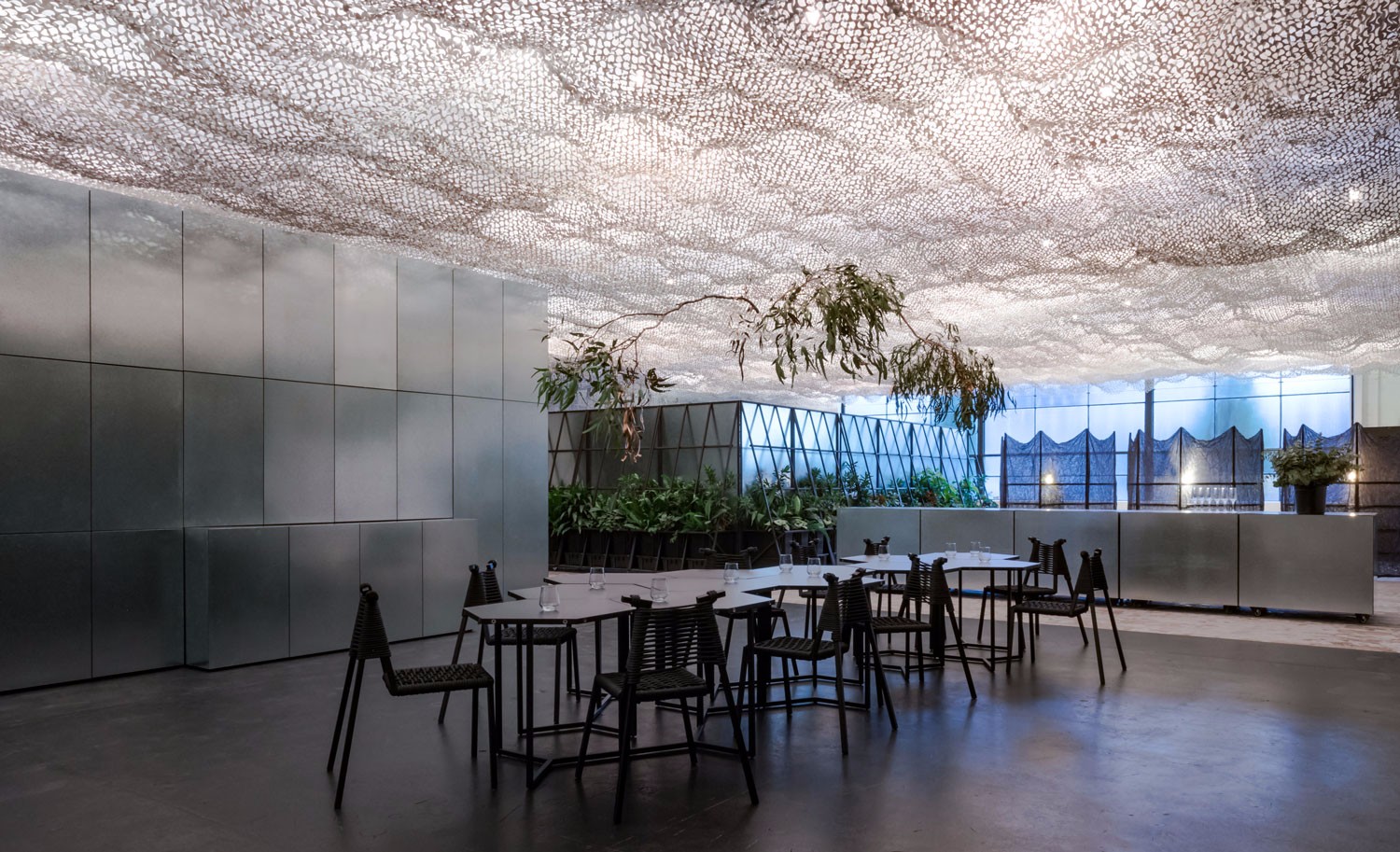 多元空间的无限可能——RUSSELL & GEORGE 的一站式工作休闲场所-19