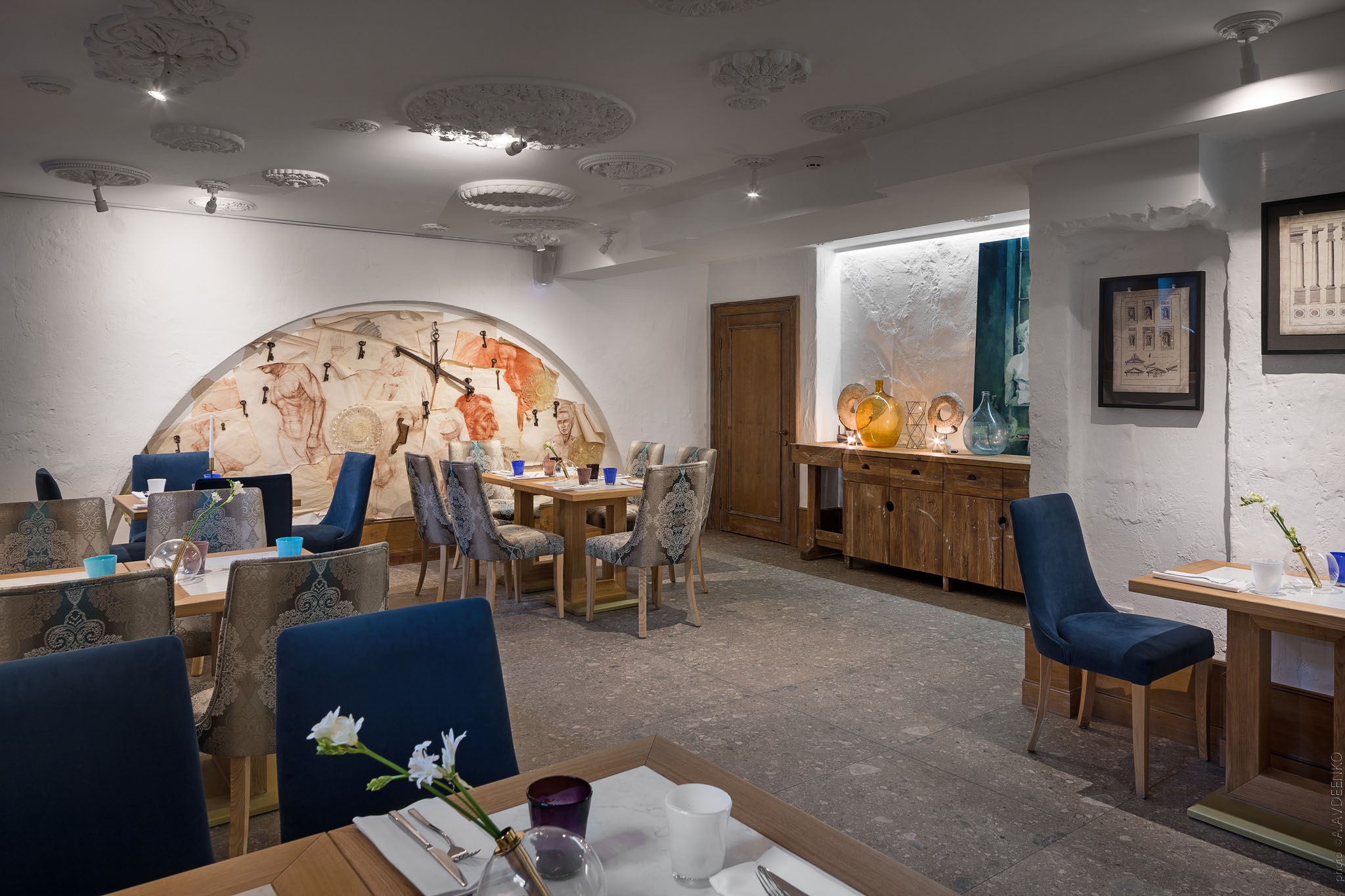 历史建筑中的现代餐厅 | DOM N10-16