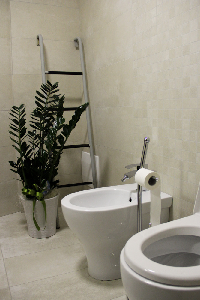 优雅珠宝般的咖啡店设计-35