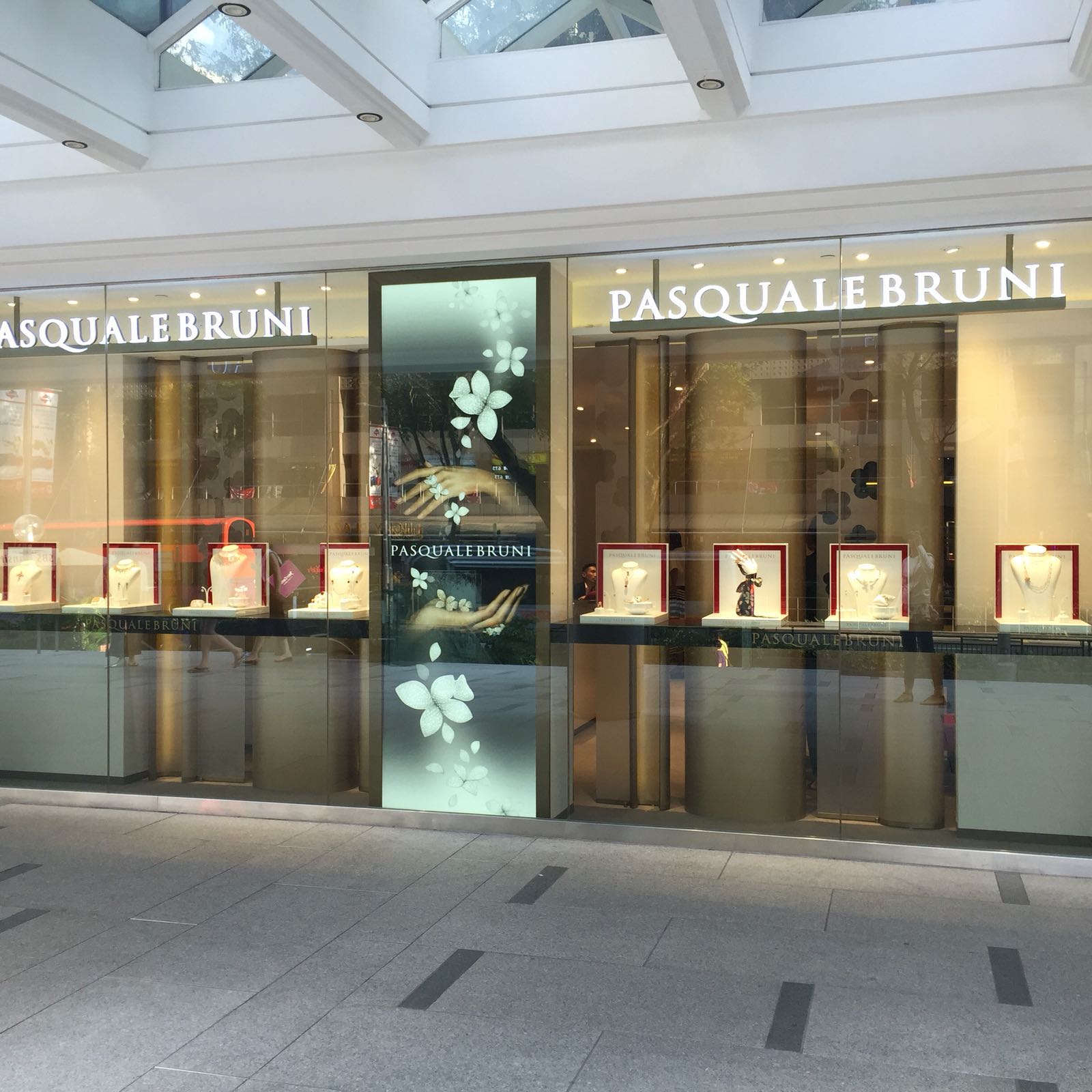 新加坡 Pasqualebruni 珠宝精品店室内设计-8