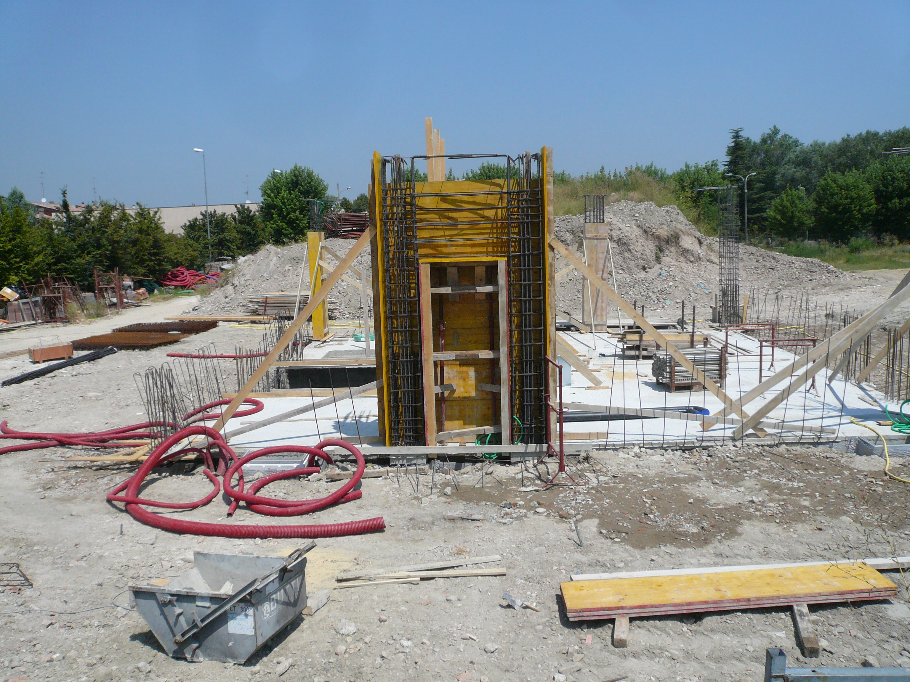 2015 年完成的 Palapa 项目，将工业遗址改造为时尚咖啡馆-6