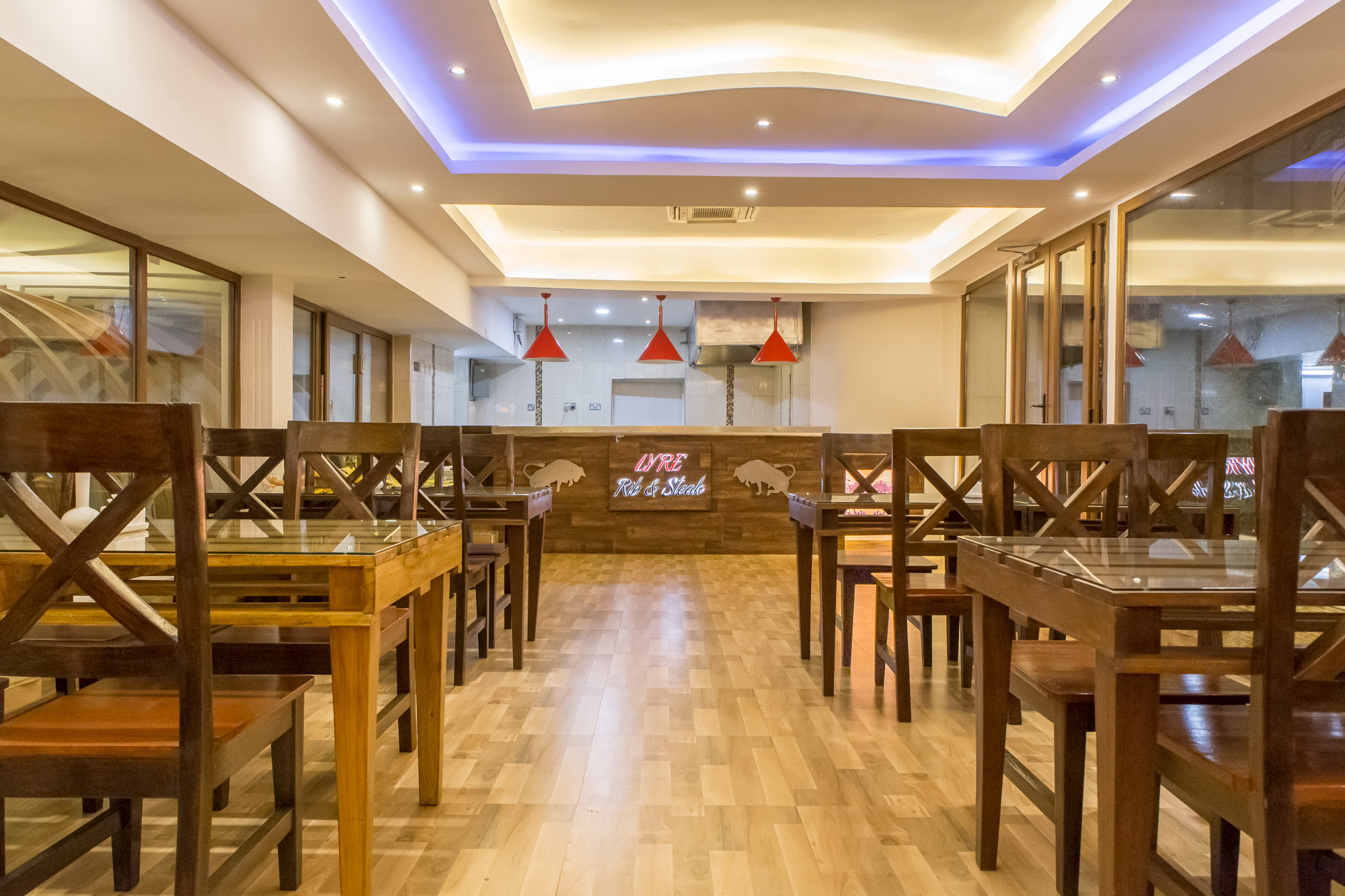 内罗毕丽丽安塔楼的华丽转身· Lyre 肋排牛排酒吧-10