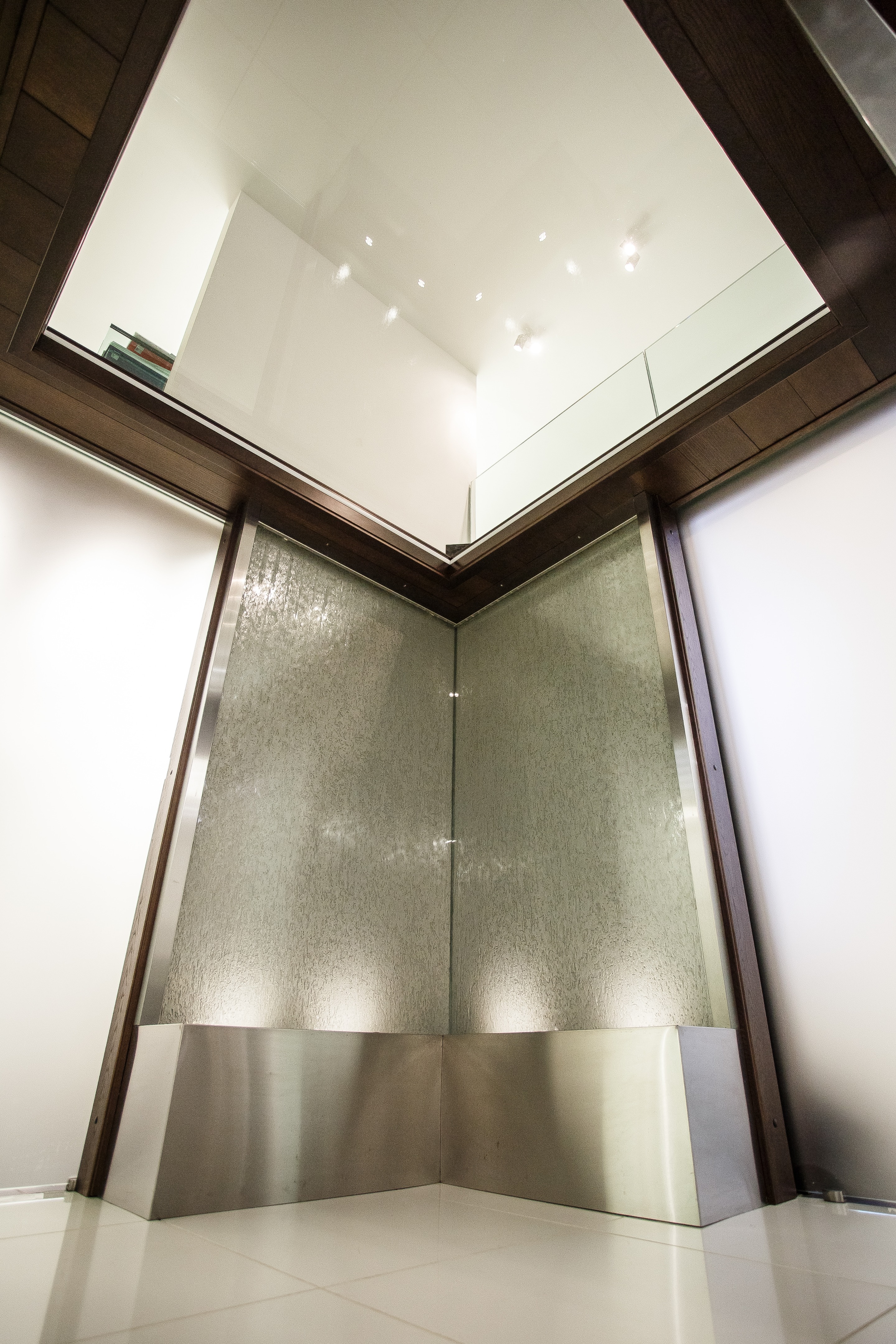 2016 年玻璃楼梯办公室设计-6