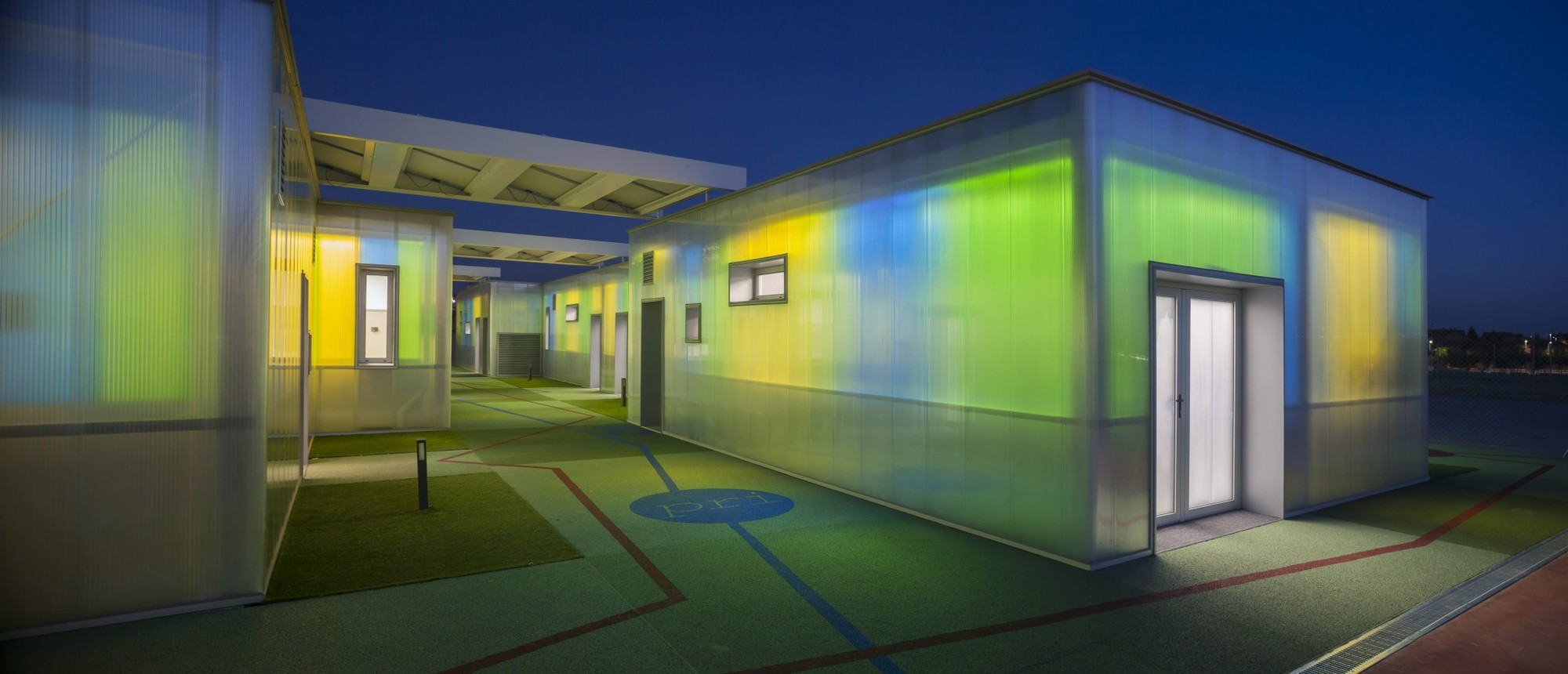 加州双层玻璃校园建筑设计-21