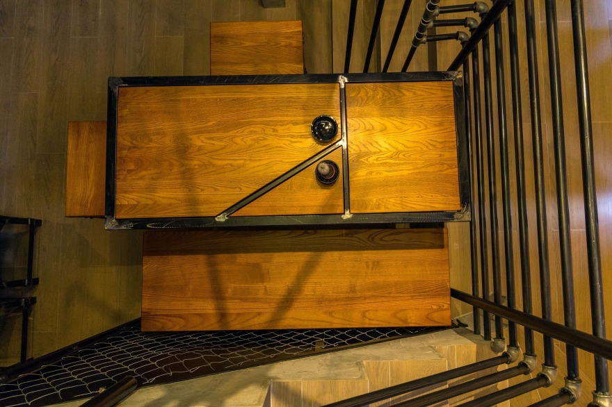 独特工业风,1200 米管道打造的极致酒吧空间-18