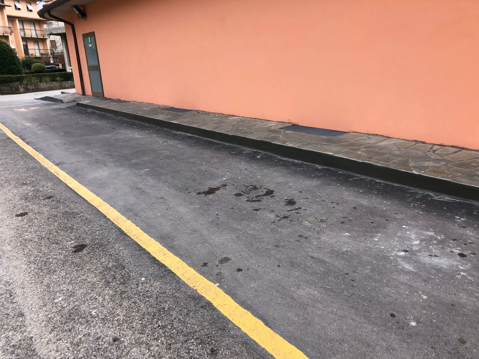 2018 年完成的商铺入口人行道设计-8