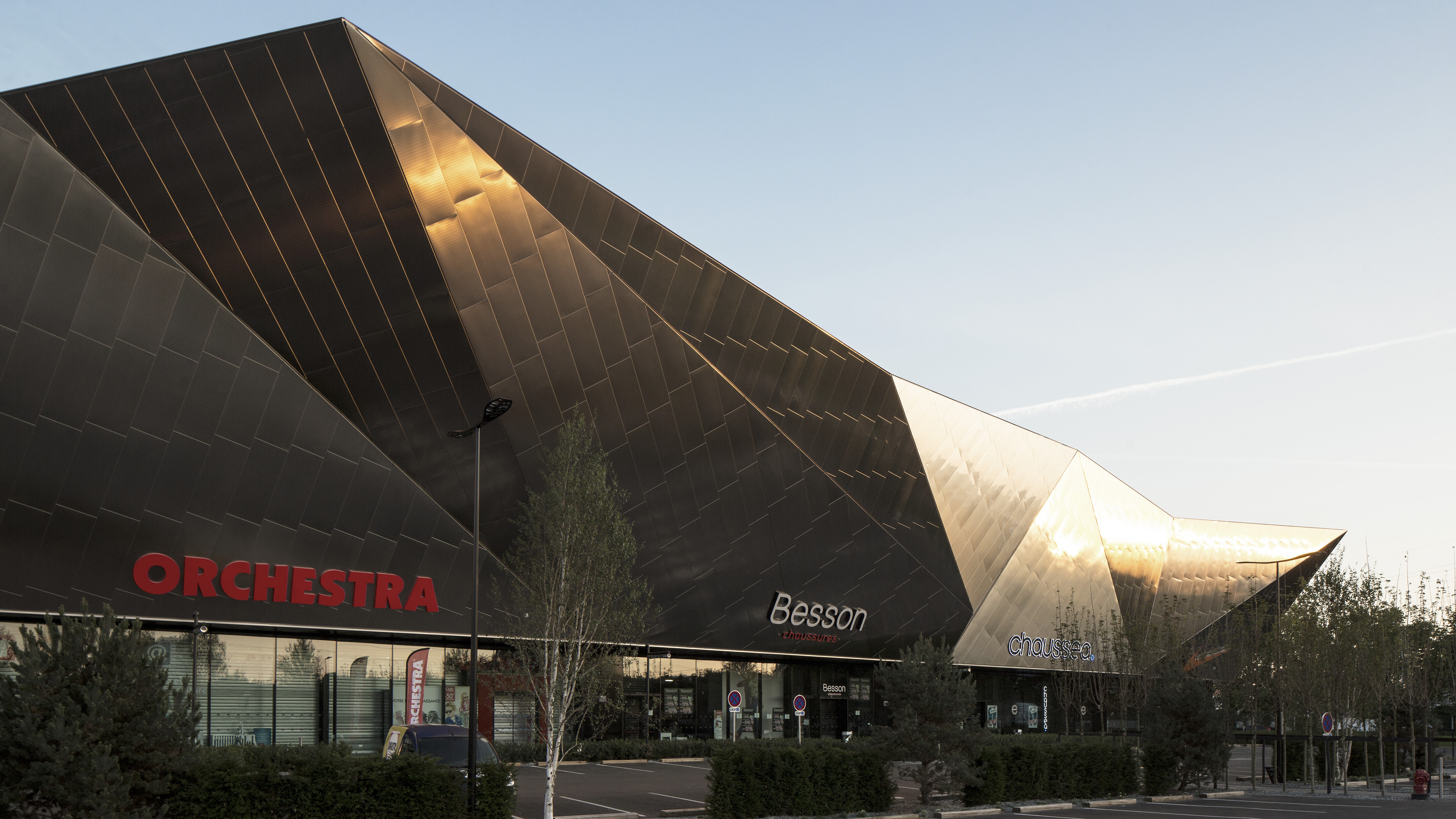 Eno· 购物中心不锈钢动态立面设计-3