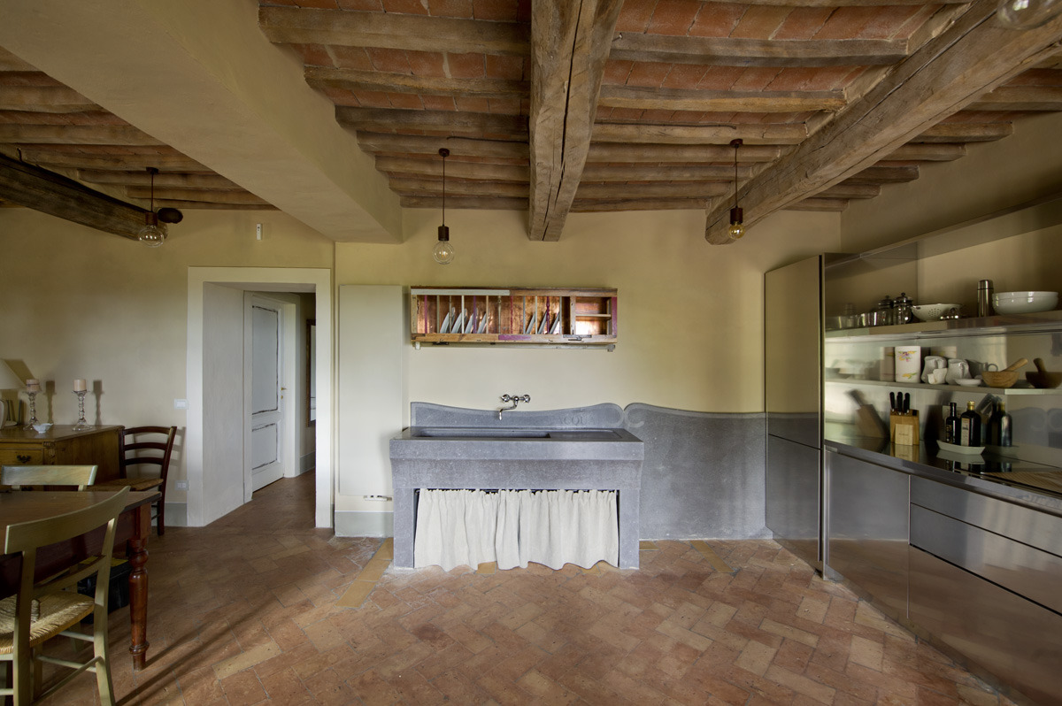 颠覆传统的乡村风格木制餐具柜-29