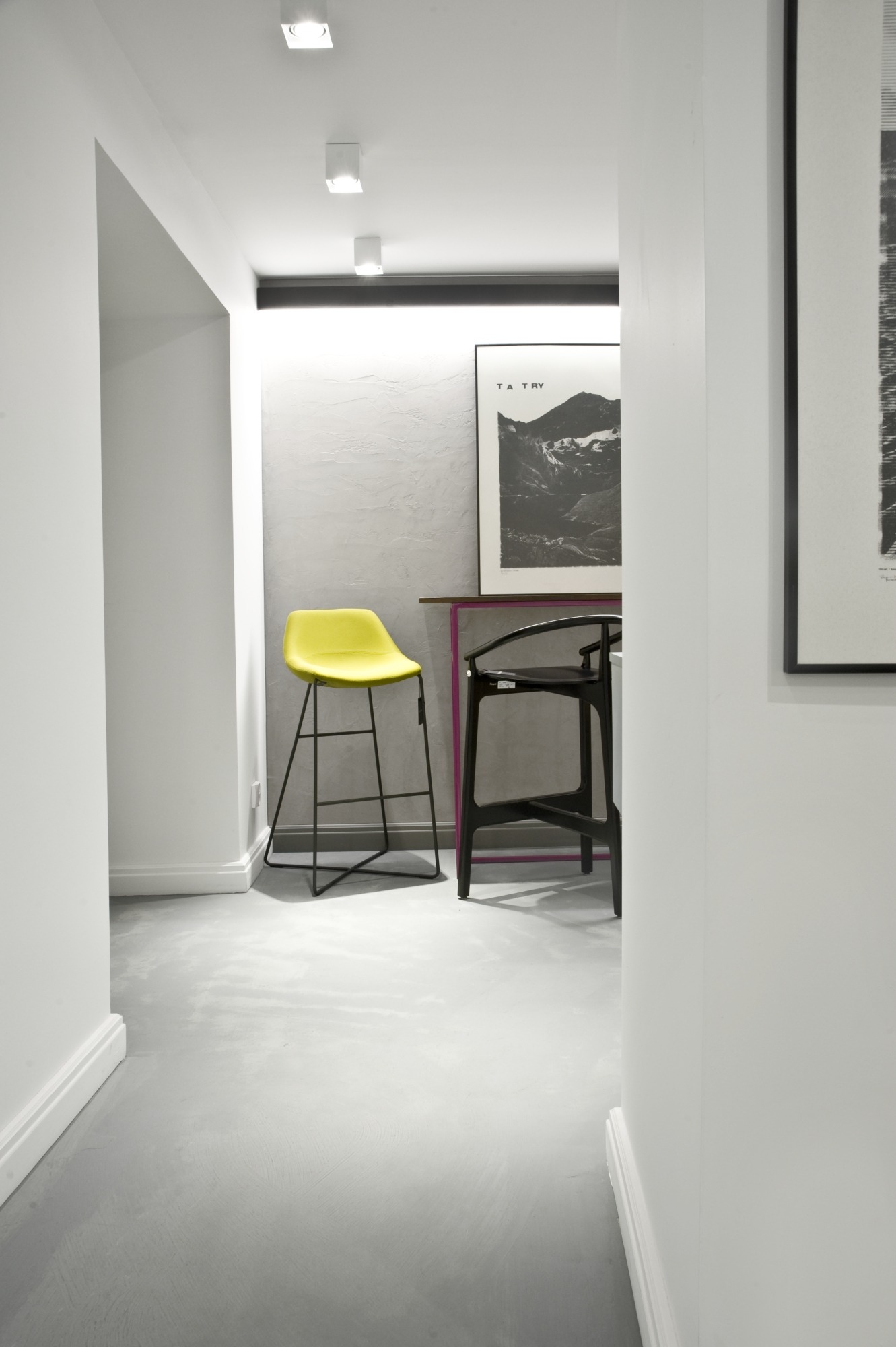 波兰华沙'Euforma'展示厅——现代与复古的完美结合-12